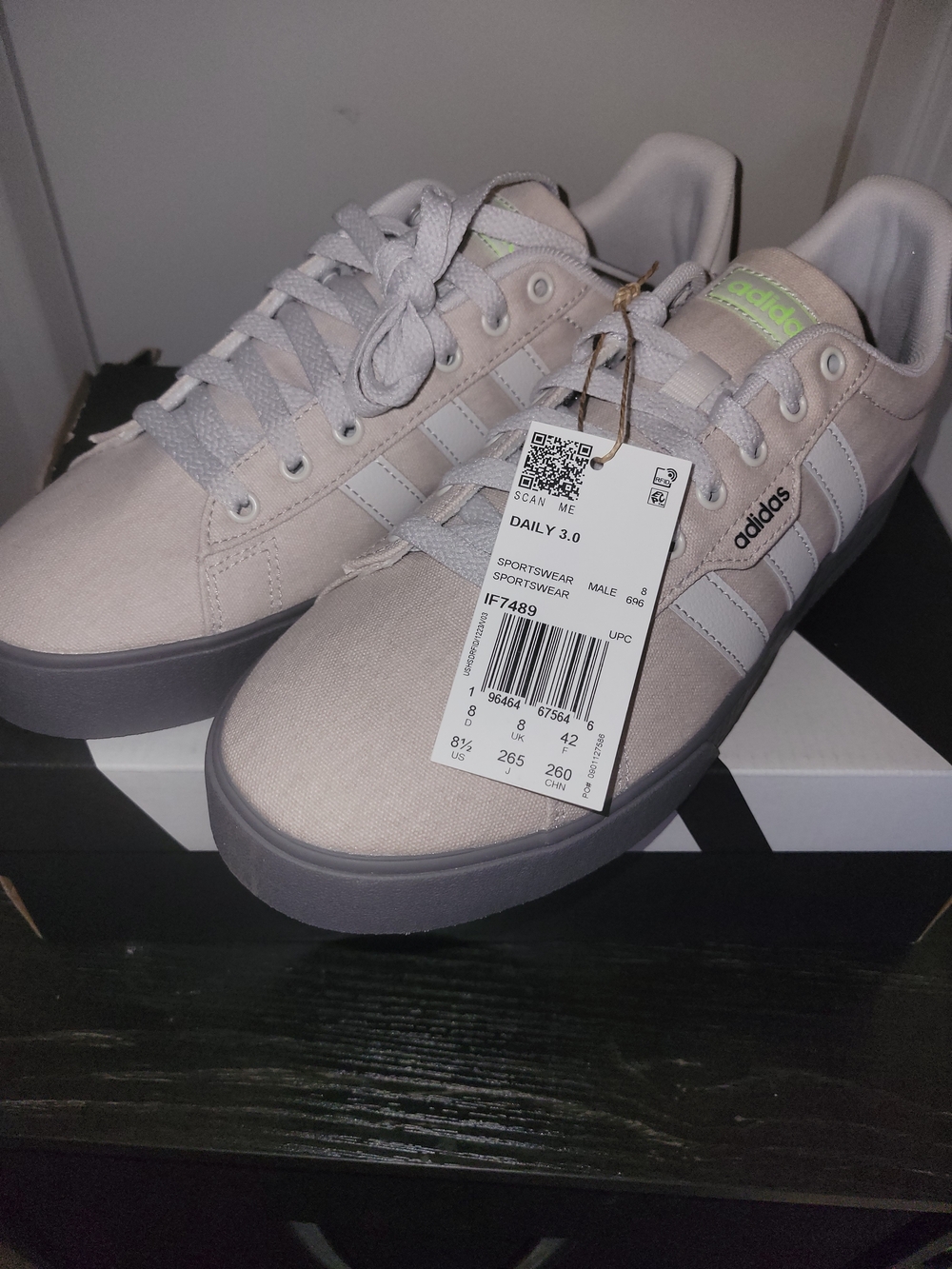 adidas Daily 3.0 Men's Sneakers in Light Gray with Dark Gray Sole